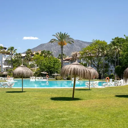 Apartman Bright Garden Puerto Banus By Rent Me